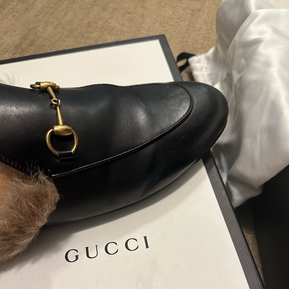 Gucci Princetown Fur-Lined Leather Mule - Picture 7 of 8